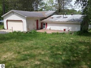 5213 Tilmann Ln, Weidman, MI 48893