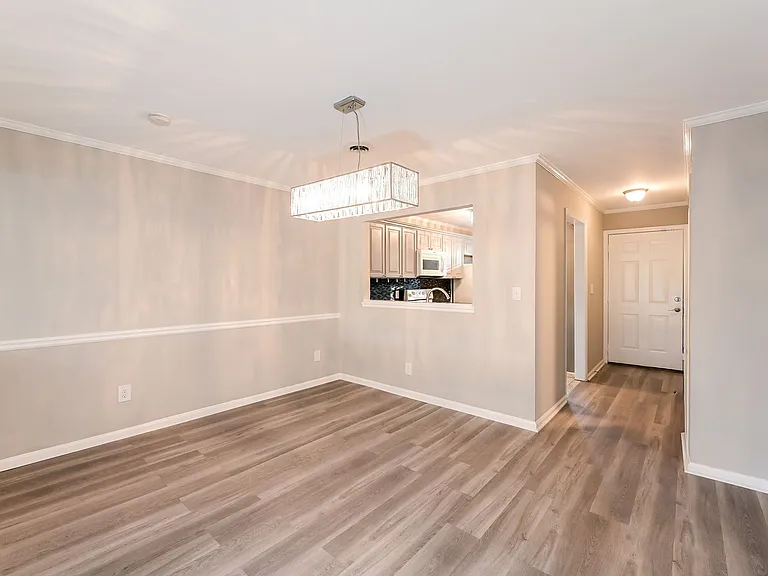 2505 W Broad St #122 — Photo 14