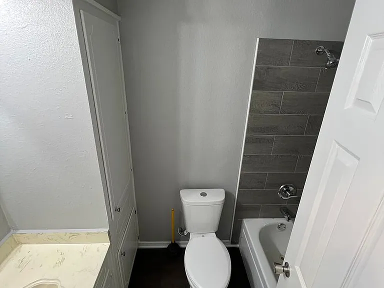 1250 Hawkins St — Photo 7