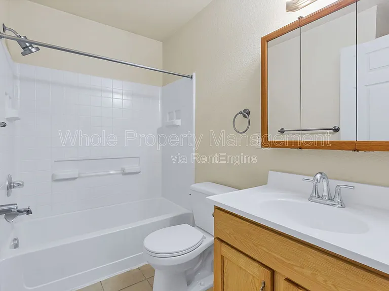 1577 Chase St — Photo 13