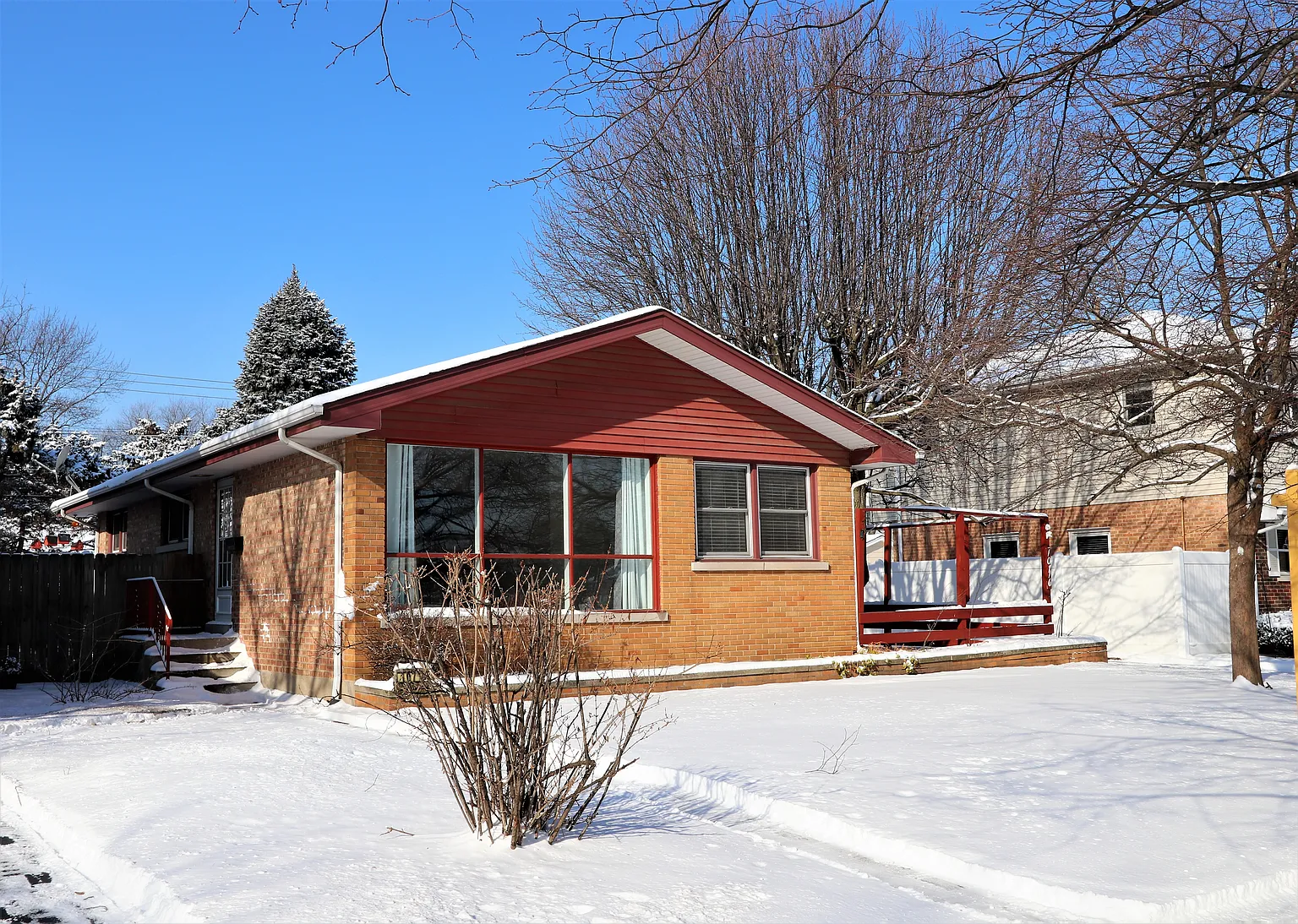 10716 Oak Ave photo 1