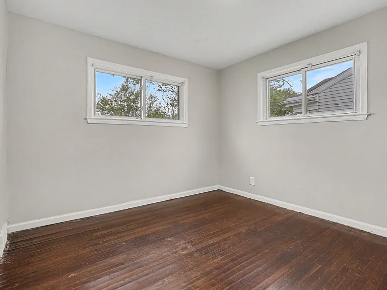 1189 Woodland Dr — Photo 12