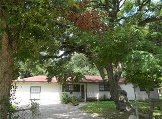 108 Brockman St, Clute, TX 77531