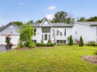 22 Michael St, Angus - Borden Cfb-bfc, ON L3W 0M4