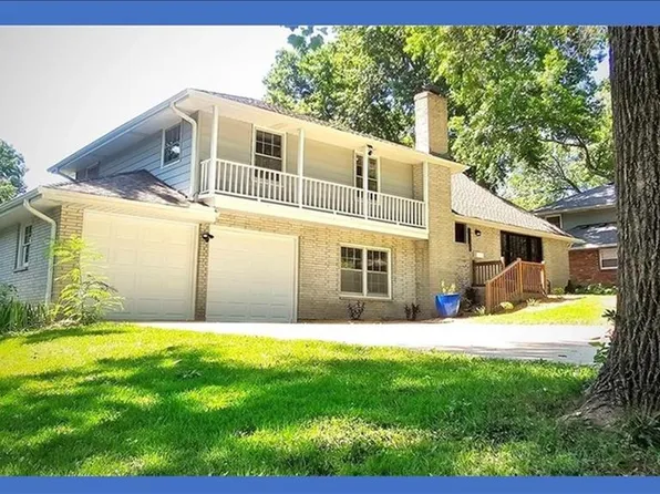 9433 Connell Dr, Overland Park, KS 66212