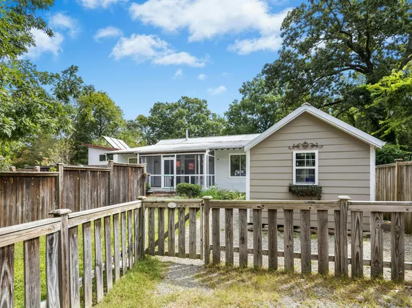 102A Ashe St, Carrboro, NC 27510