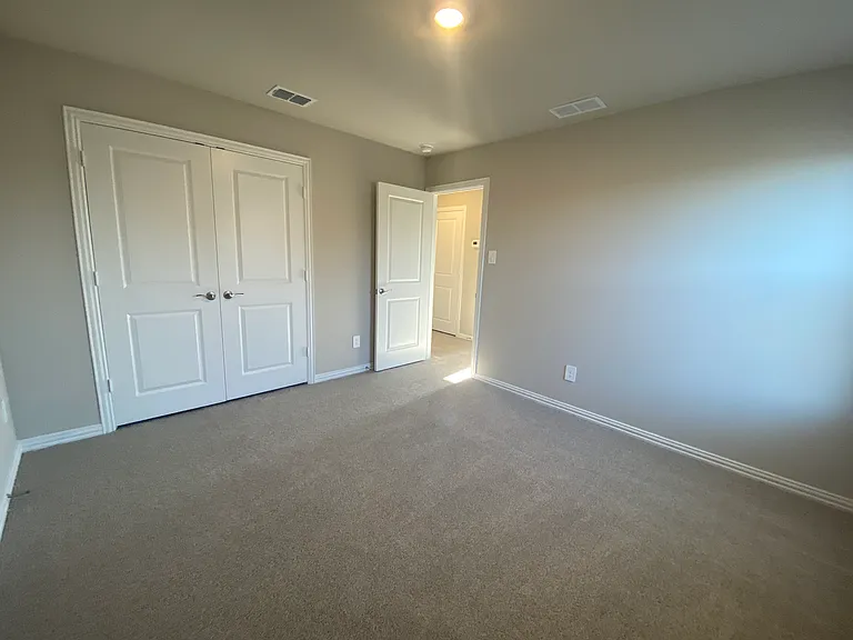 2129 Mustang Way — Photo 33