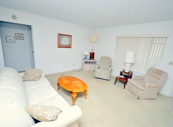 3rd image of 332 Knotty Pine Cir APT B-1