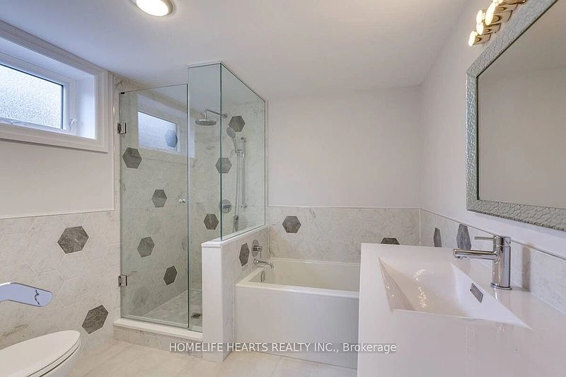 Burlington House for rent - 5 Bedrooms — photo 23