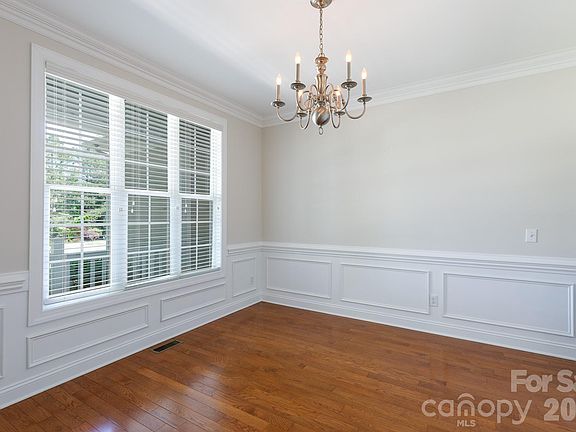 5th image of 2656 Stonetrace Dr