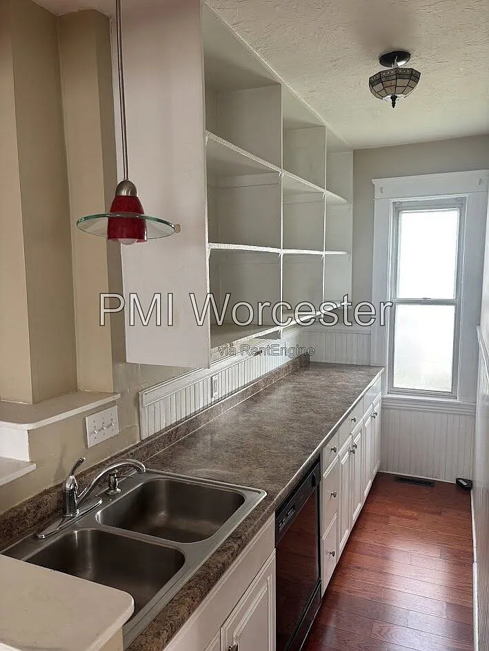 174 Ingleside Ave — Photo 4