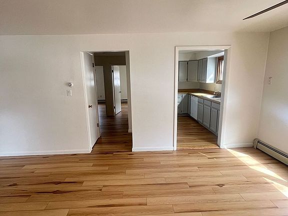 3rd image of 709 Cowdin Dr #5