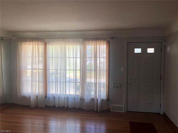 5th image of 22350 Coulter Ave