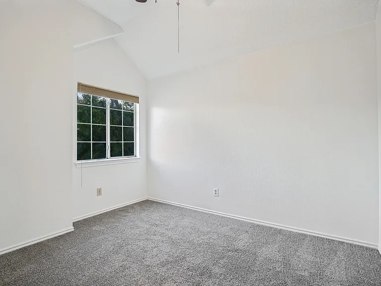 1333 Maywood Ct — Photo 21