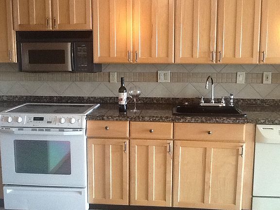 4th image of 1223 N Race St #703