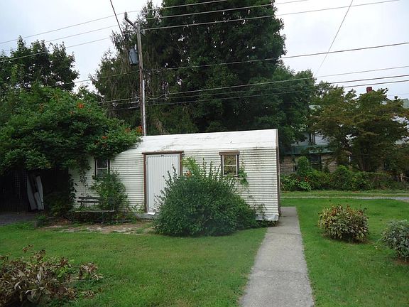 4th image of 2067 Chestnut Ave
