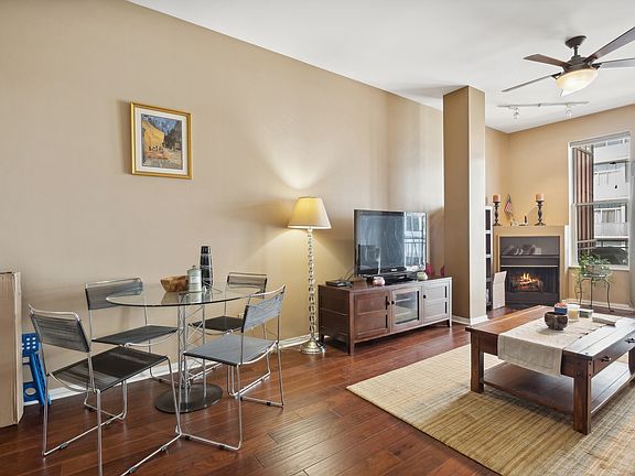 3rd image of 1631 S Michigan Ave APT 503