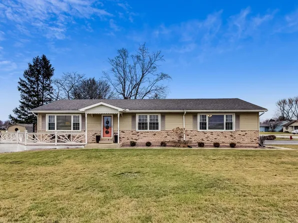 182 Park Pl, Hebron, IN 46341