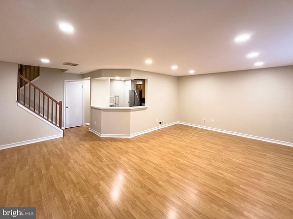 4th image of 806 Wharton Rd