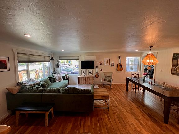 4th image of 1049 E St