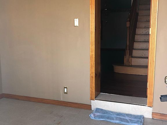 2nd image of 1210 Oregon Ave