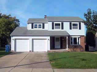 2716 Nottingham Dr, Parma, OH