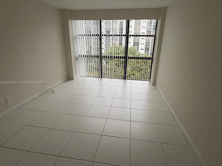 16919 N Bay Rd #507 — Photo 19