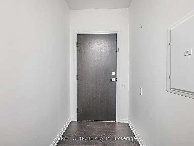 4208 Dundas St W #513 — Photo 5