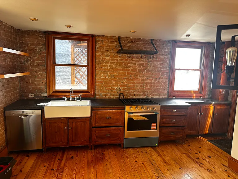 309 N Almond St — Photo 36