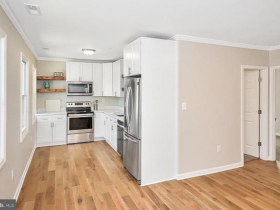 2nd image of 31 Dorsey Ave