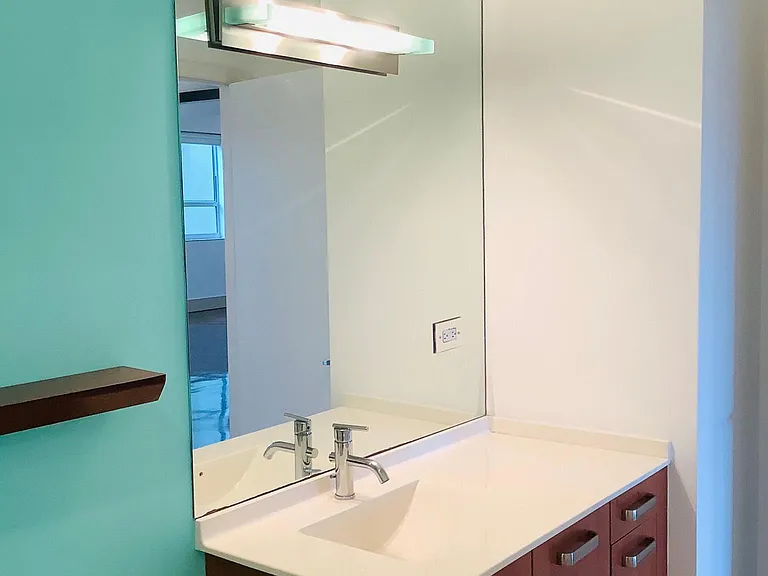 313 NE 2nd St #305 — Photo 15