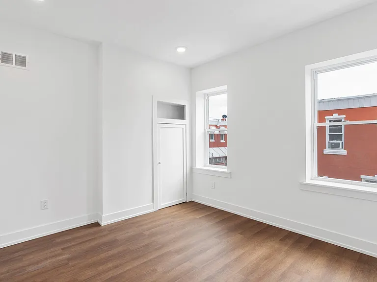 231 W Atlantic St — Photo 5