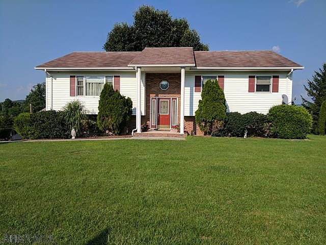1st image of 146 Maple Dr
