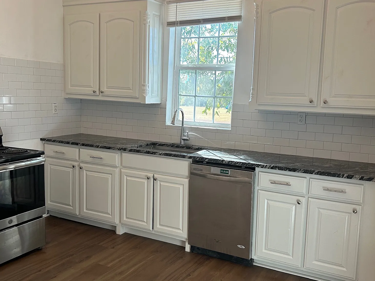 1 bed, 780 sqft, $1,100 — Photo 2
