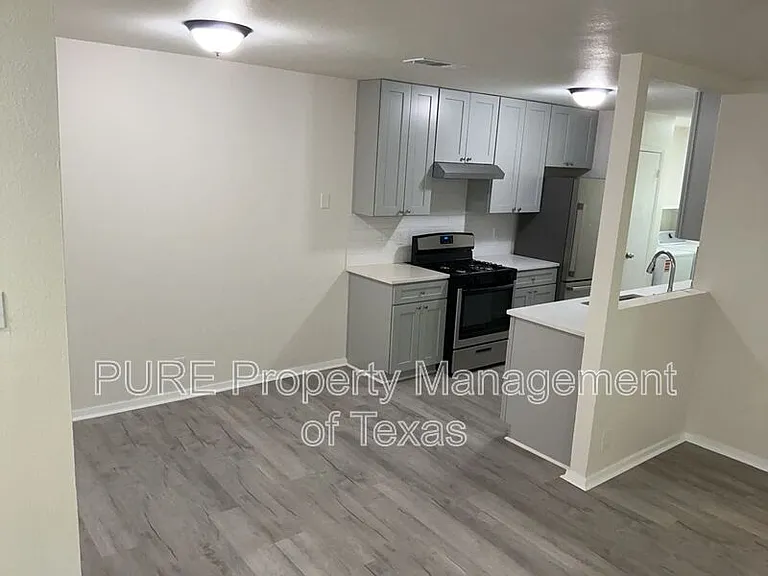 417-418 Parkhill Cv #417 — Photo 5