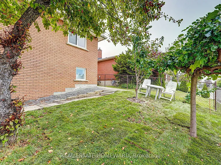 77 Toronto St #LOWER — Photo 5