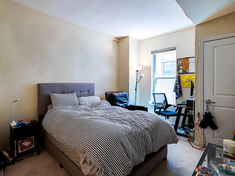 715 6th St NW #205 — Photo 17