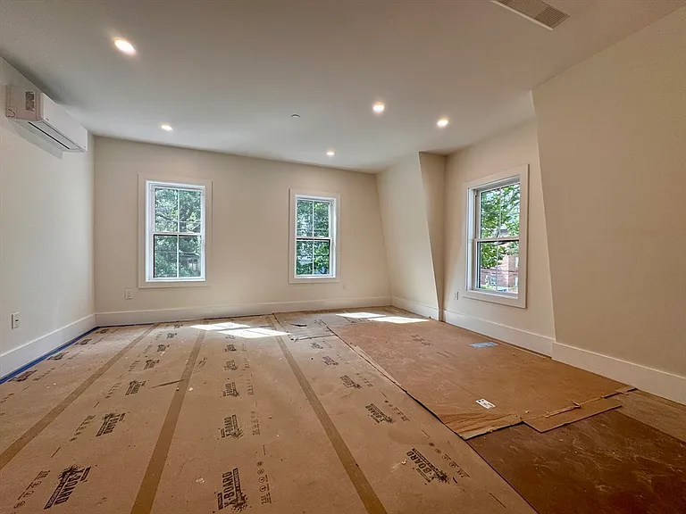 139 Sycamore St #2 — Photo 2