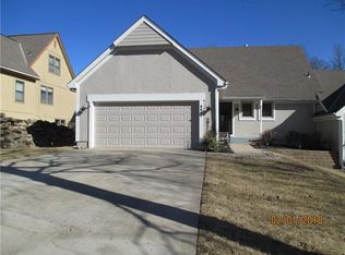 8621 Westridge Rd, Raytown, MO 64138