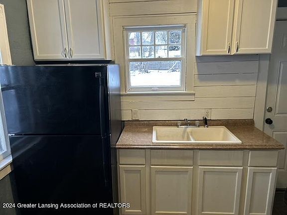 4th image of 610 S Magnolia Ave