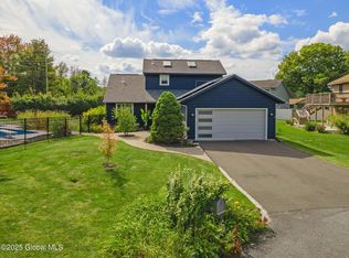 6 Cedarcrest Dr, Rensselaer, NY 12144
