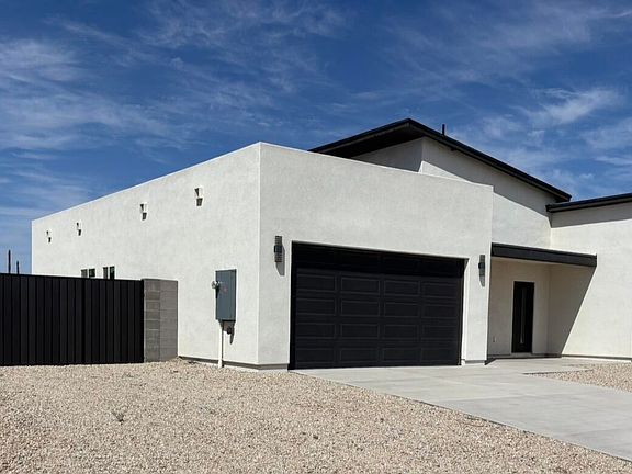 3rd image of 11752 W BENITO Drive