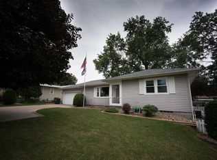 1158 E Ridgeway Ave, Waterloo, IA 50702