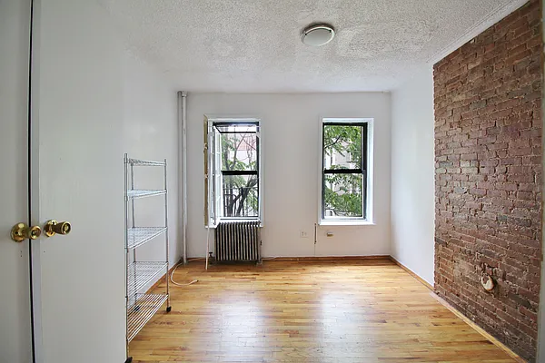 Rented by Julianna Realty Corp | media 14