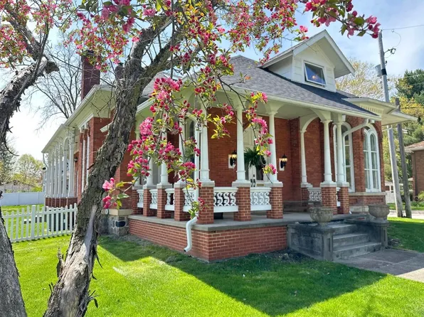 303 W Front St, Buchanan, MI 49107