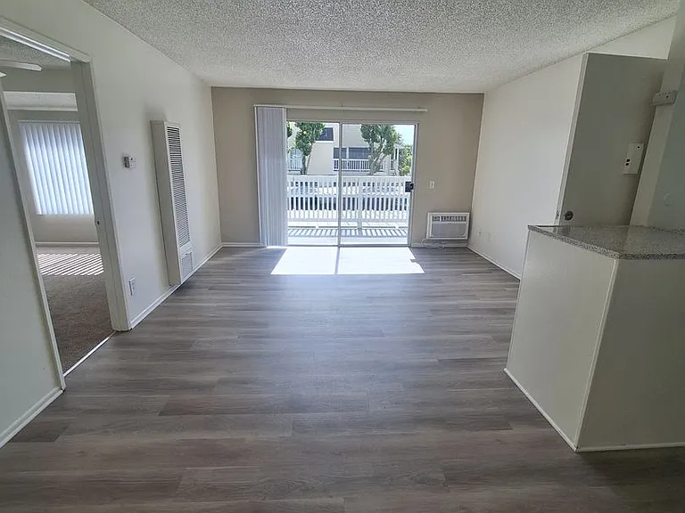 489 S Chatham Cir — Photo 1
