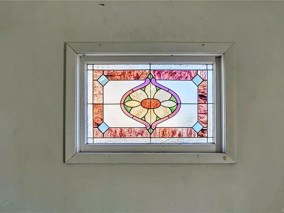 2nd image of 242 Jackson Ave