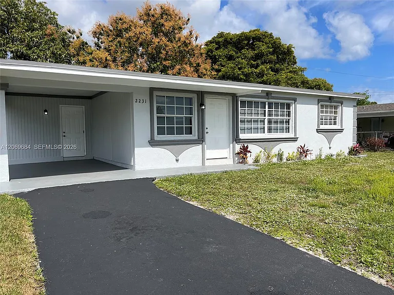2231 NW 9th Pl — Photo 1