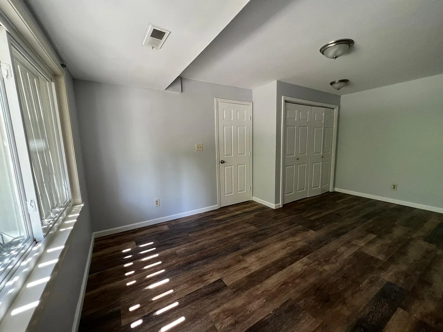 6 bed, 3135 sqft, $4,250 — Photo 2