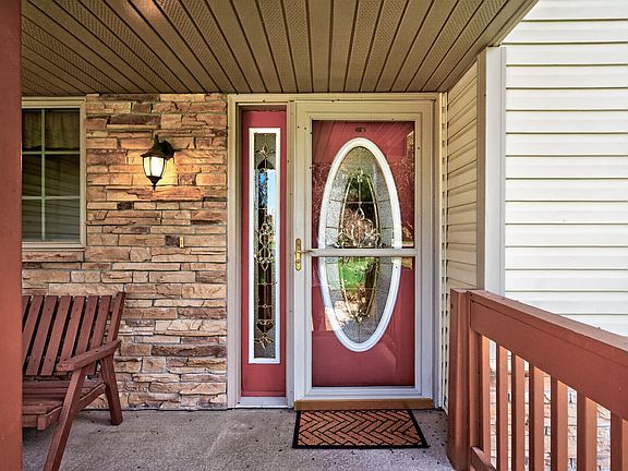 4th image of 28319 Lakeside Ln